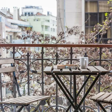 Exclusive 1 Bedroom Flat In The Heart Of *