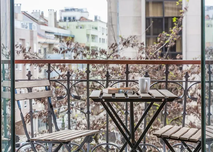 Exclusive 1 Bedroom Flat In The Heart Of *