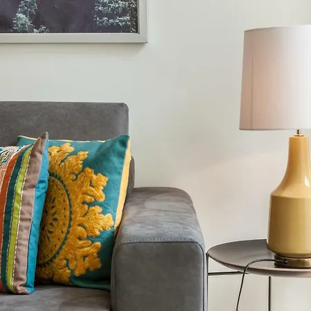 Exclusive 1 Bedroom Flat In The Heart Of * Lizbona